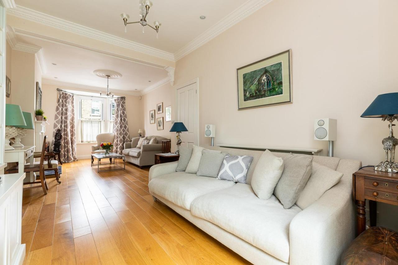 Apartment Joivy Stunning 3 Bed, 2 Bath House With Garden And Rooftop Terrace