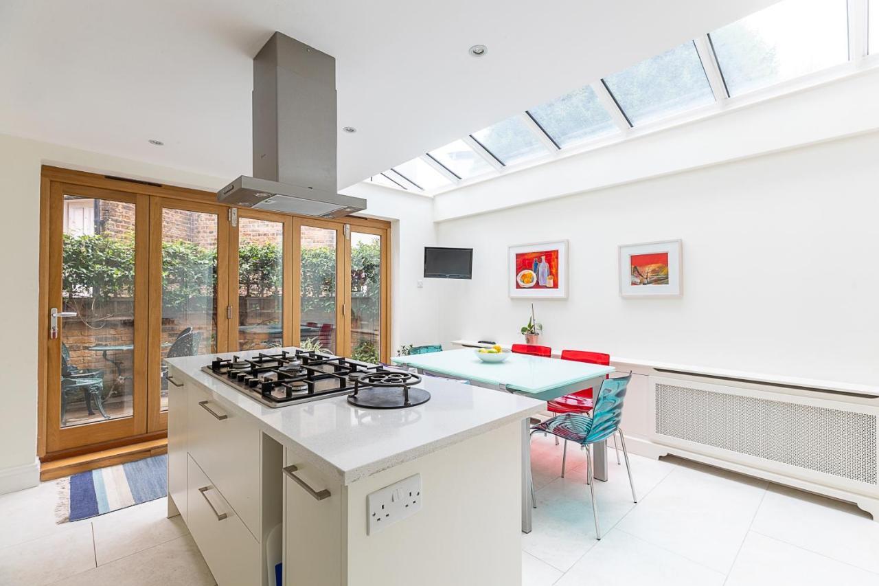 Apartment Joivy Stunning 3 Bed, 2 Bath House With Garden And Rooftop Terrace London